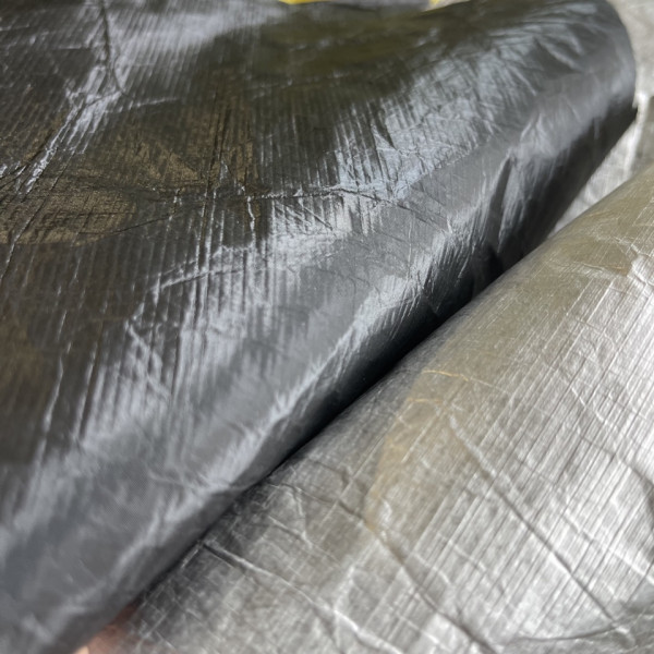 DG-R2-1473R  Tyvek  R51 (серебрян. подложка+черное (R51) PU покрытие), шир.1,45м, 132гр/м²